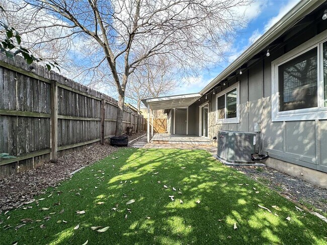 Building Photo - 6713 West Gate Blvd