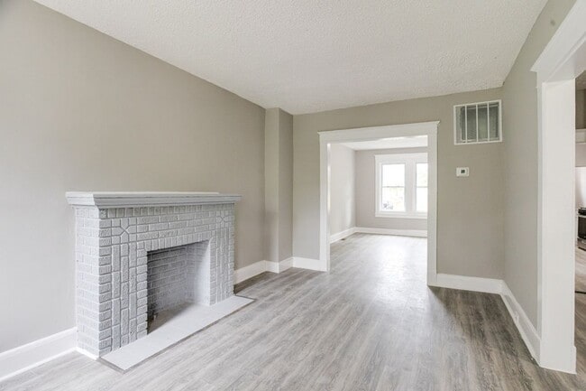 Building Photo - 2908 Oakley Ave