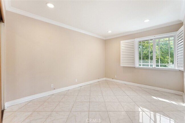 Building Photo - 27045 Esward Dr