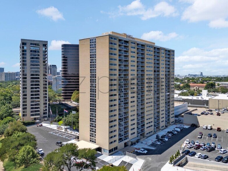 Building Photo - Unit 1717