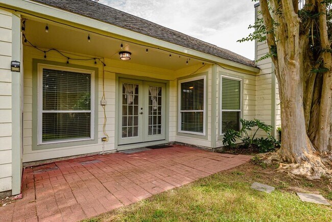 Building Photo - 16806 Doverwood Way
