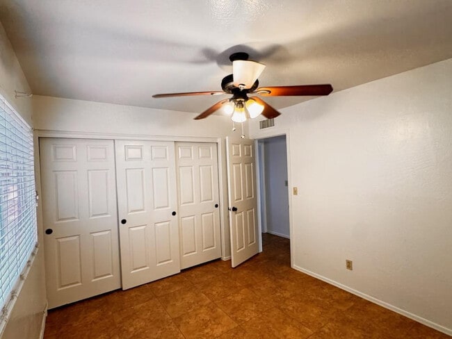 Building Photo - 1043 S Rose