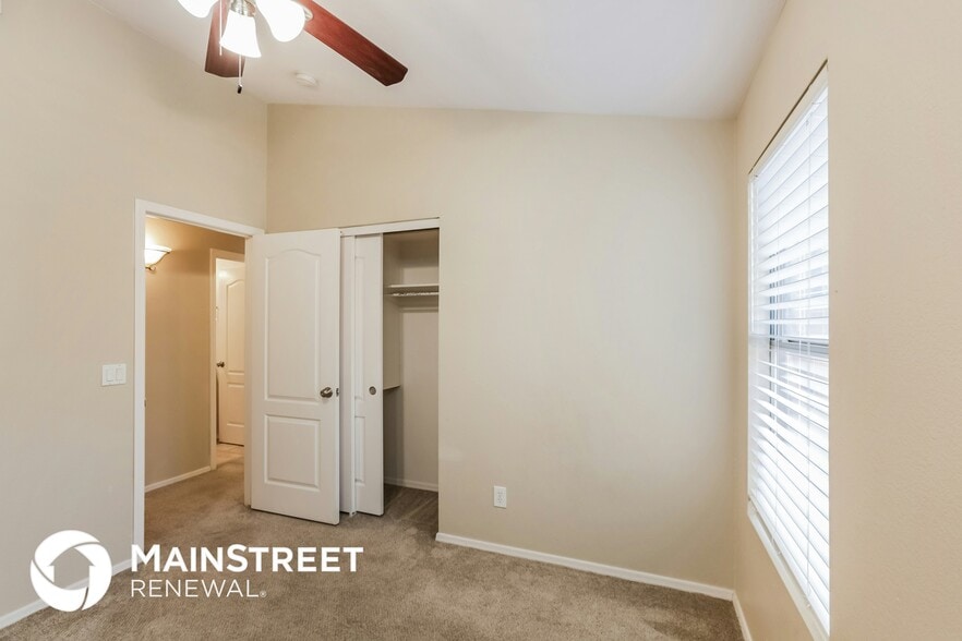 Building Photo - 15341 W Lea Ln
