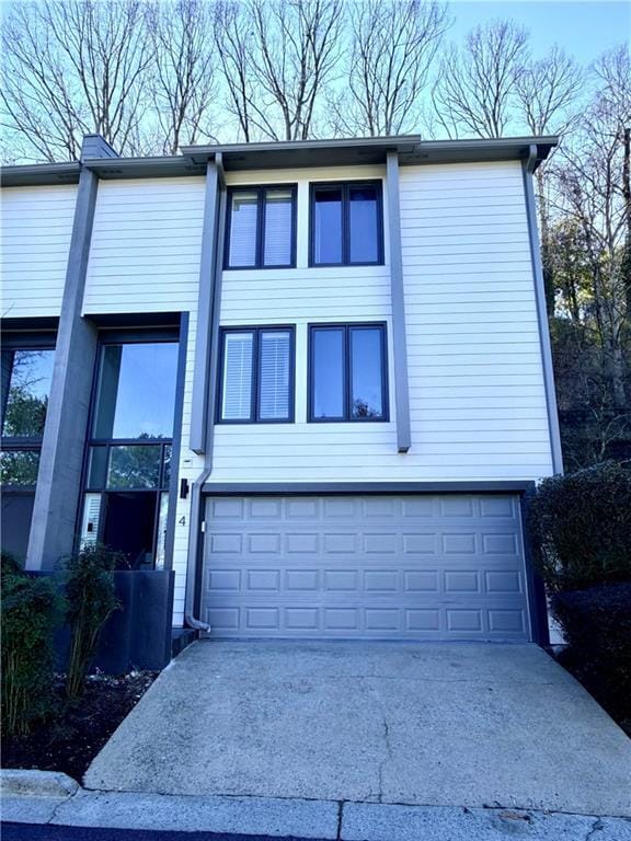 Building Photo - 4010 Roswell Rd NE