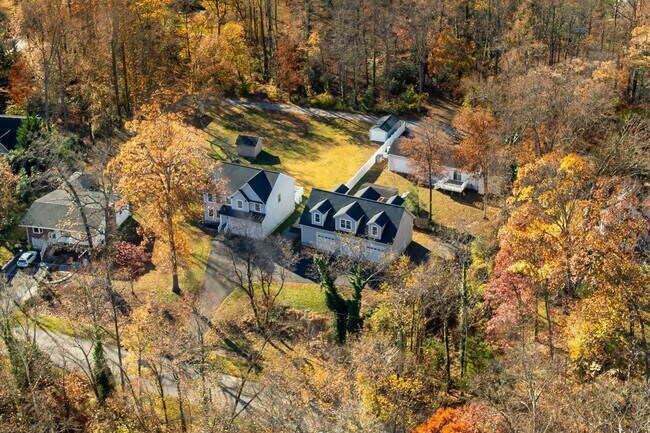 Building Photo - 2942 S Haven Dr