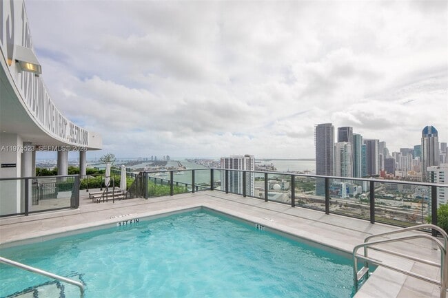 Building Photo - 1600 NE 1st Ave