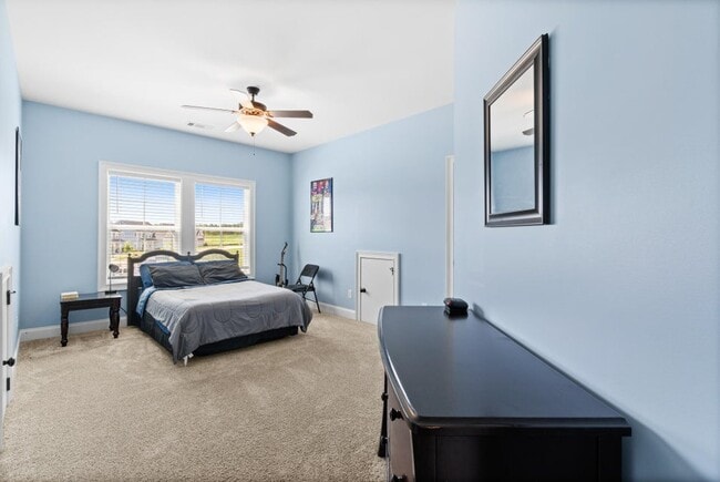 Building Photo - 3067 Rosewood Dr