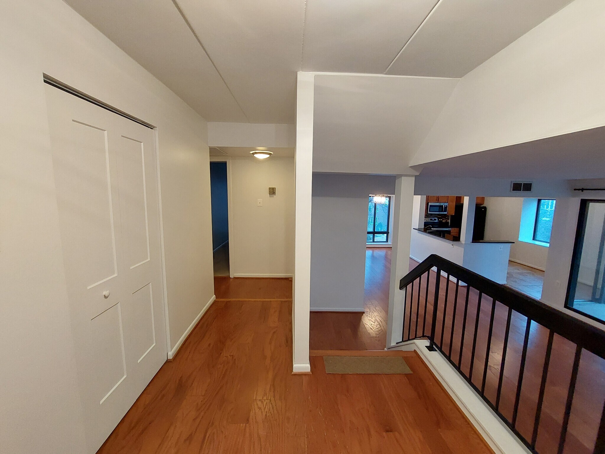 Building Photo - 100 Roberts Ln