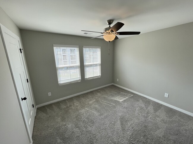 Building Photo - Hadley Village townhome with 2 bedrooms, e...