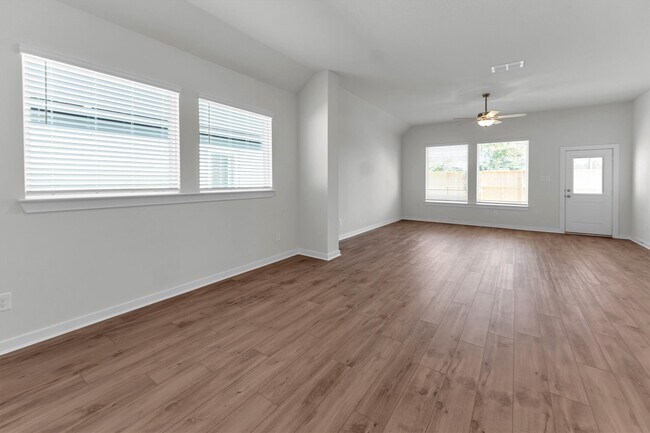 Primary Photo - 16907 Tulip Row Ln