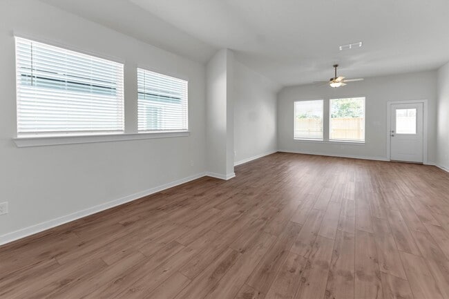 Building Photo - 16915 Lavender Farm St