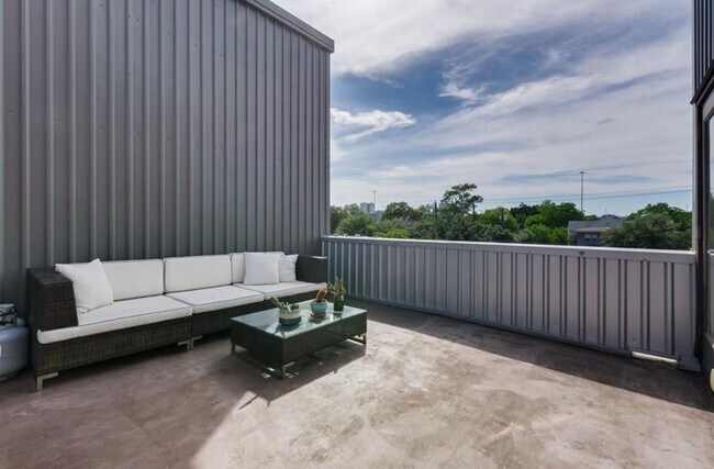 Building Photo - Immaculate 2-Story Urban Loft Townhome wit...