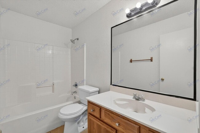 Building Photo - 10340 Blackjack Oaks Dr