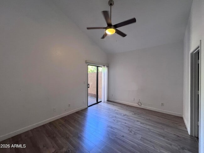 Building Photo - 4568 W Ivanhoe St