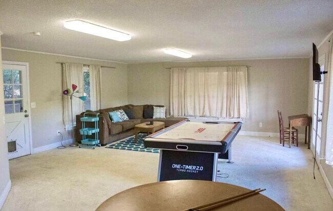 Building Photo - 48 Little Bear Trl