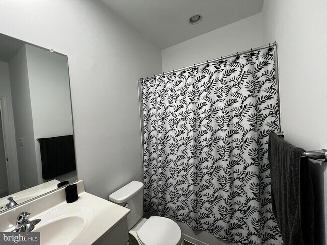 Building Photo - 623 Hemsworth Ln