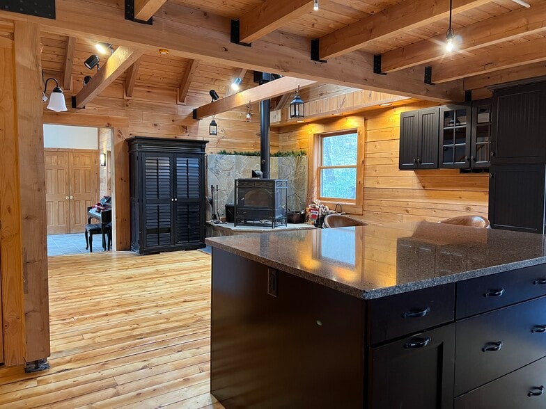 Dining - 1930 White Day Creek Rd