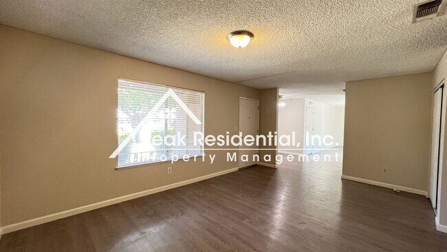 Building Photo - 3 br, 2 bath House - 5912 Birchglade Way