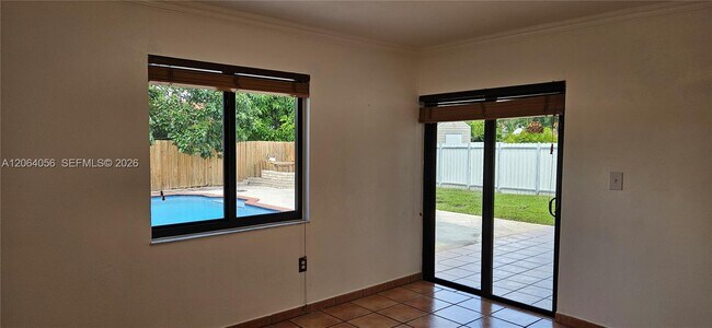 Building Photo - 14765 Kendale Lakes Blvd
