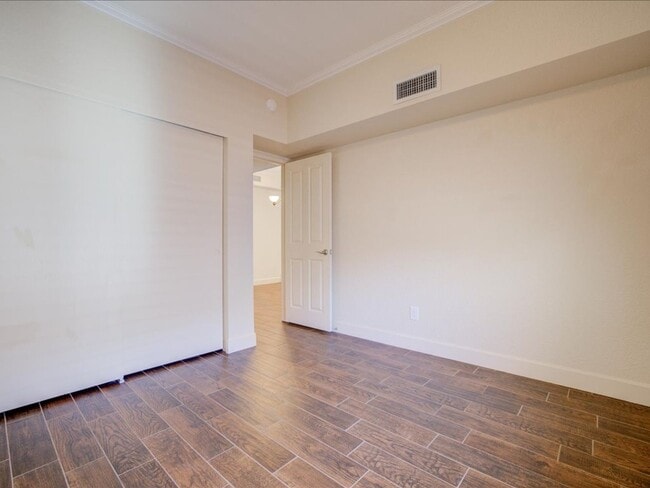 Building Photo - Highly desirable Summer Tree community featuring a 2bedroom 2bathroom ground-floor condo!