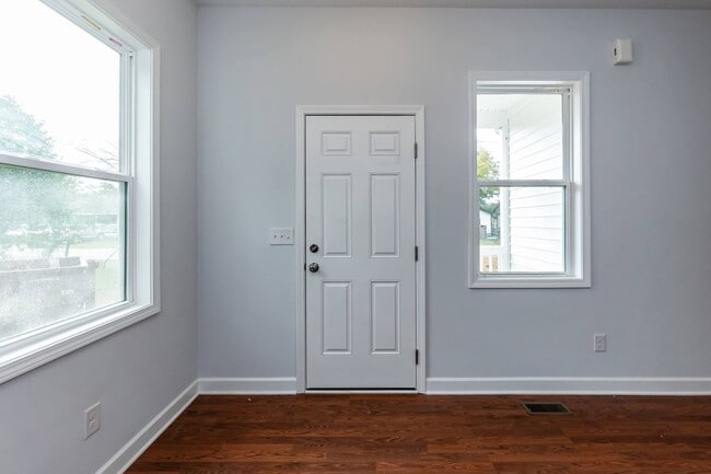 Building Photo - BEAUTIFUL Two Bedroom Home!