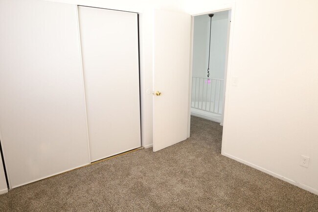 Building Photo - Lovely Two-Story home with Pool on Eastside!