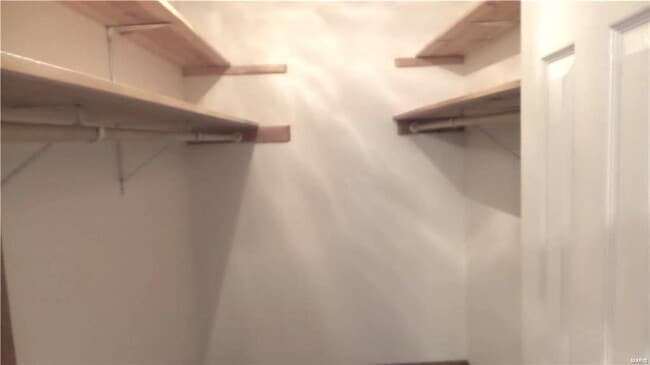 Building Photo - 105 Twin Oaks Dr