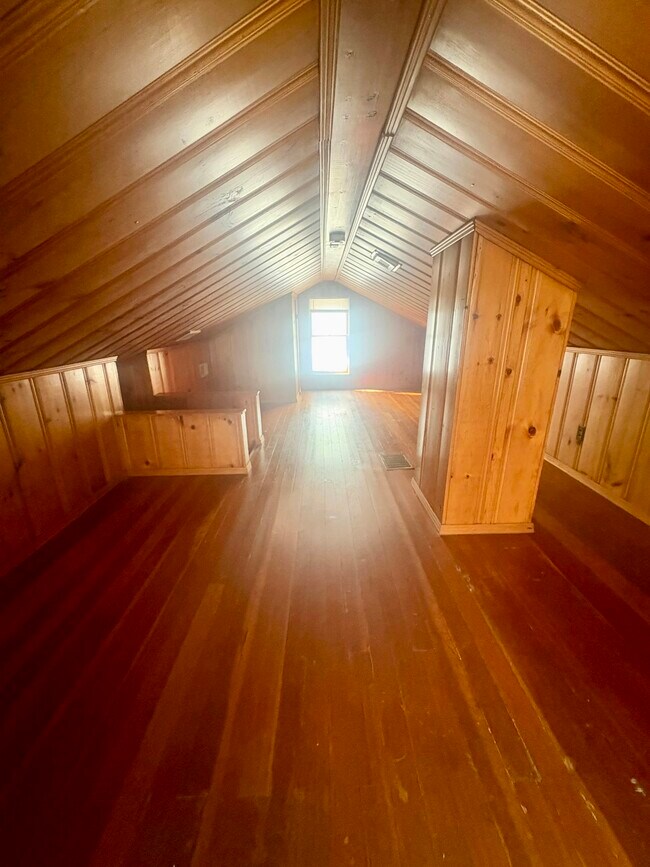 Building Photo - 18981 Kenosha St