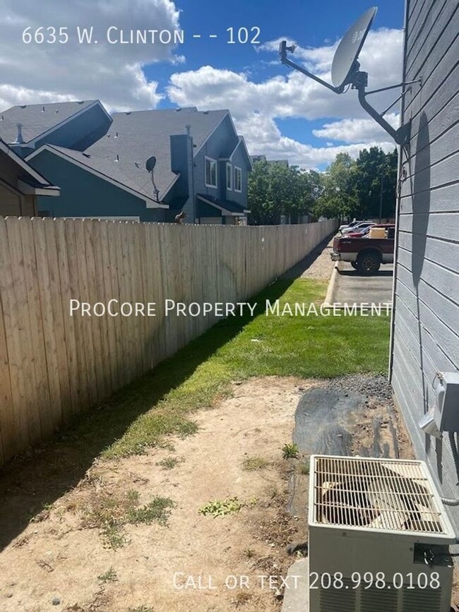 Building Photo - 6635 W Clinton Ln