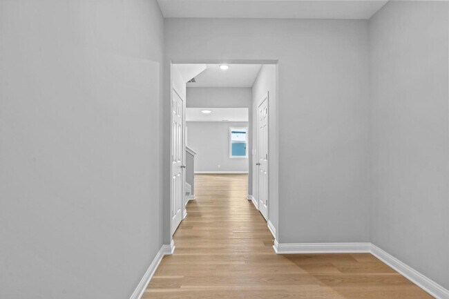 Building Photo - 113 Lambert Fld