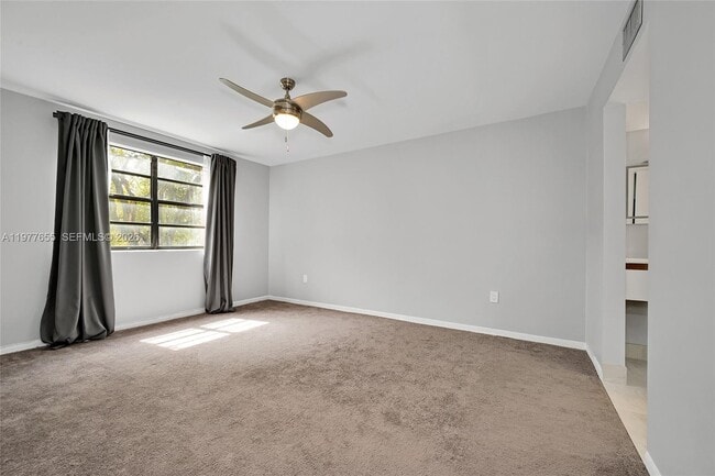 Building Photo - 8600 NW 34th Pl