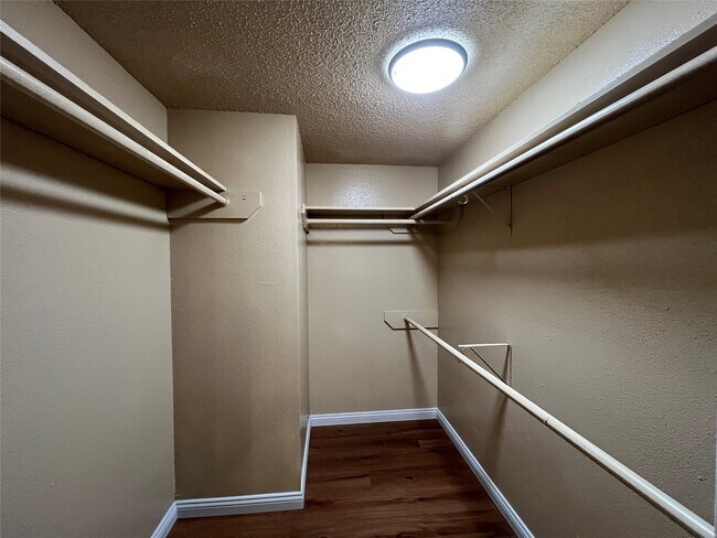 Building Photo - 2750 Holly Hall St