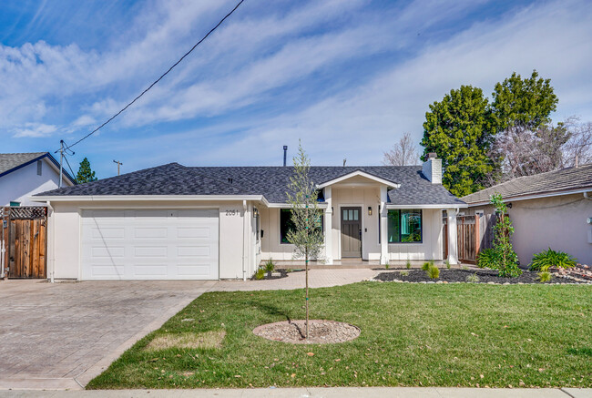 Building Photo - 2051 Randolph Dr