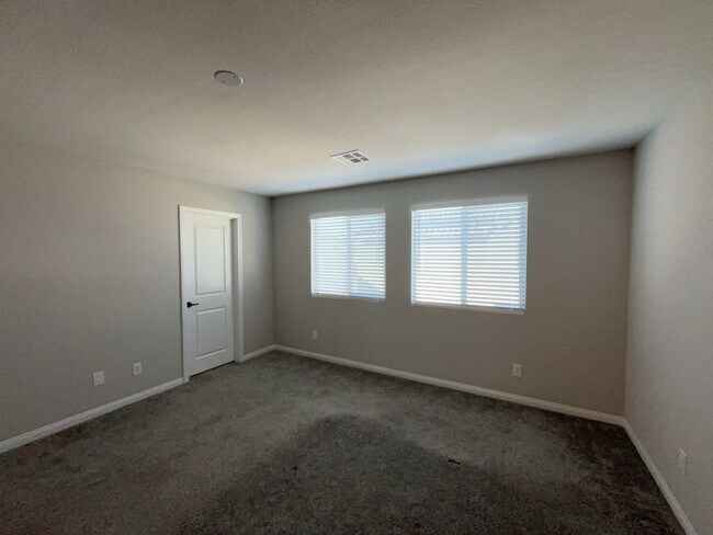 Building Photo - 2122 Bethesda Fountain Rd