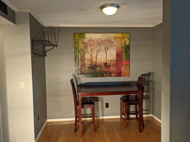 Building Photo - 940 Glenn St