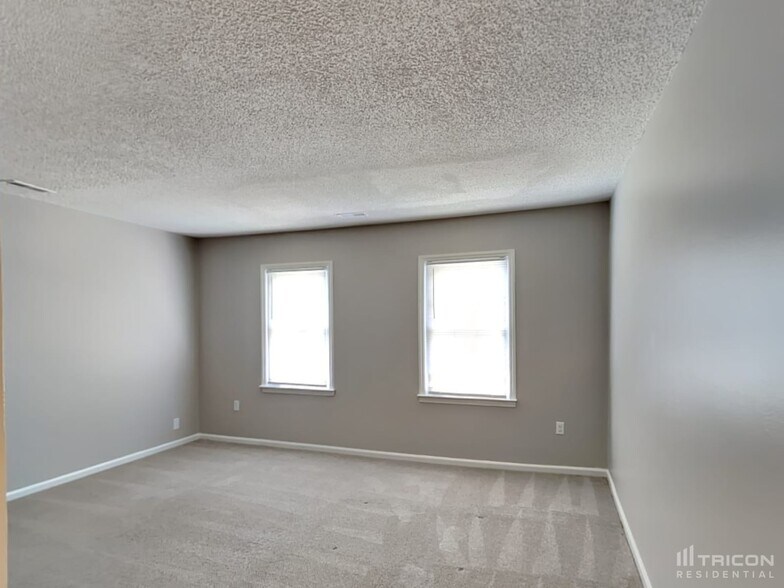 Building Photo - 7400 Palmetto Ct