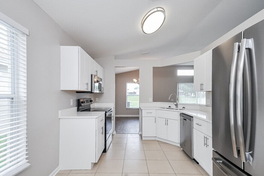 Building Photo - 10313 Hunters Haven Blvd