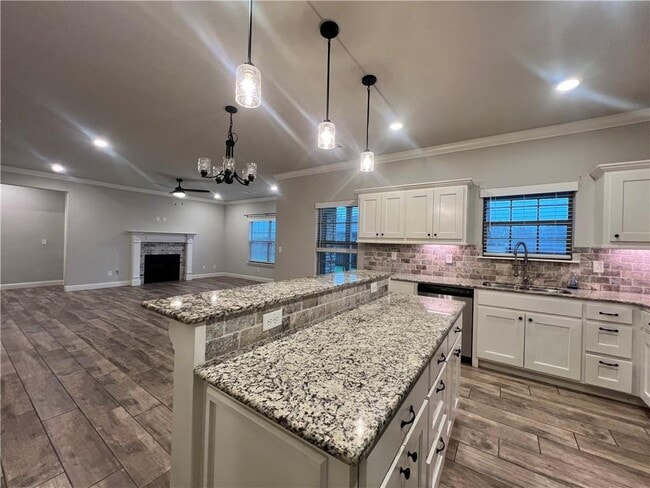 Building Photo - 597 Quartz Wy