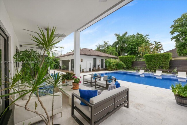 Building Photo - 9465 NW 52nd Doral Ln