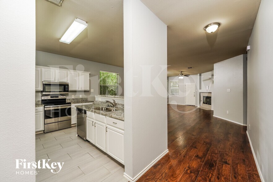 Building Photo - 2325 Sumac Ct