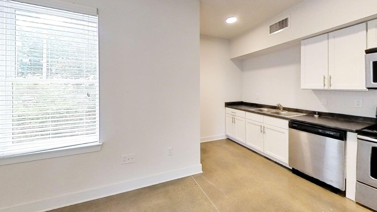 Building Photo - Vue on 5th