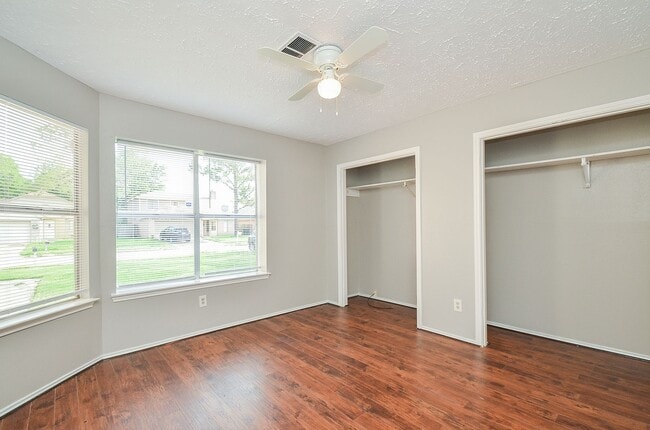 Building Photo - Beautiful spacious home available for rent !
