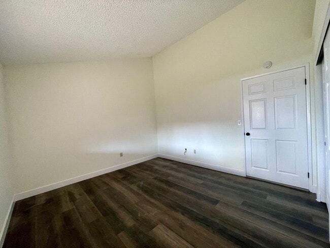 Building Photo - Cozy 3 Bedroom 2 Bathroom Home in El Cajon!