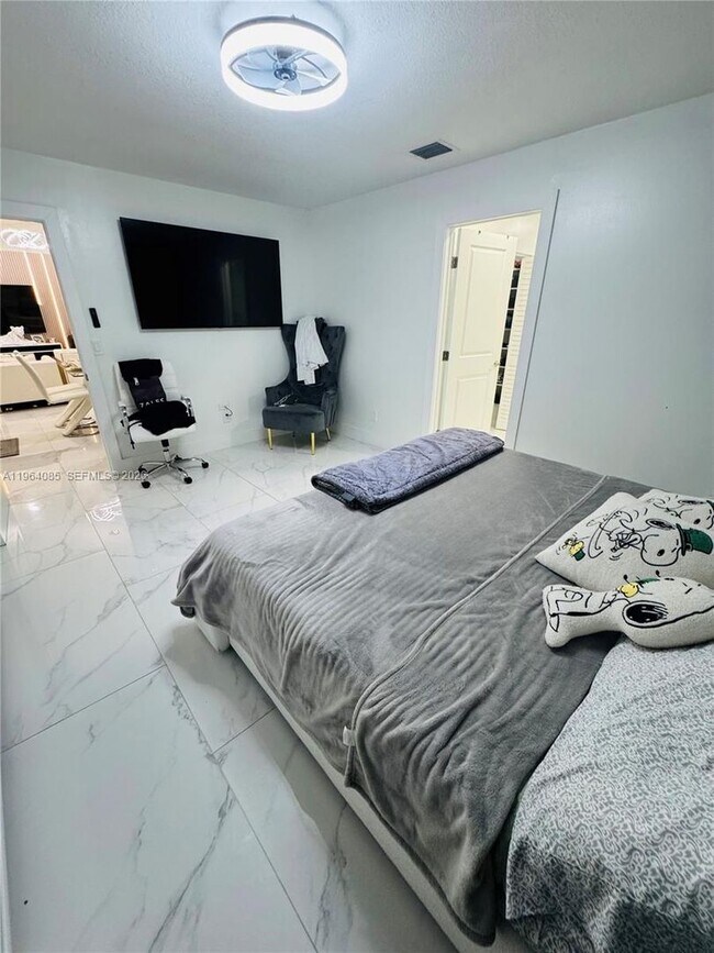 Building Photo - 11761 NW 12th St