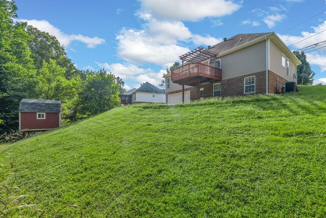 Building Photo - 4 Bedroom Pet Friendly Home For Rent With ...