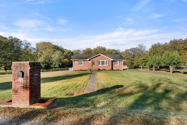 Building Photo - 4012 Oxbow Dr