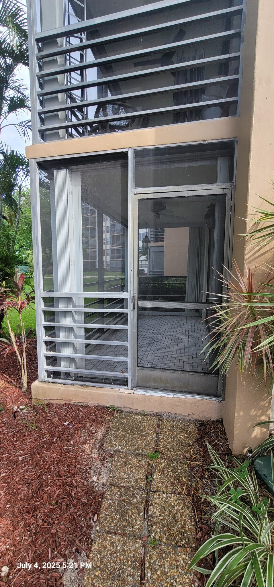Building Photo - 1300 Saint Charles Pl