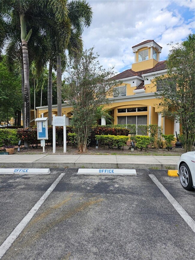 Building Photo - 2627 NW 33rd St