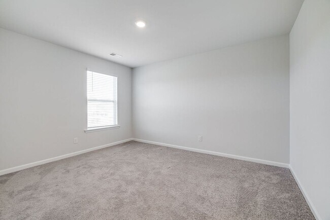 Building Photo - Spacious 5BR Home with Loft & Smart Features in Rincon