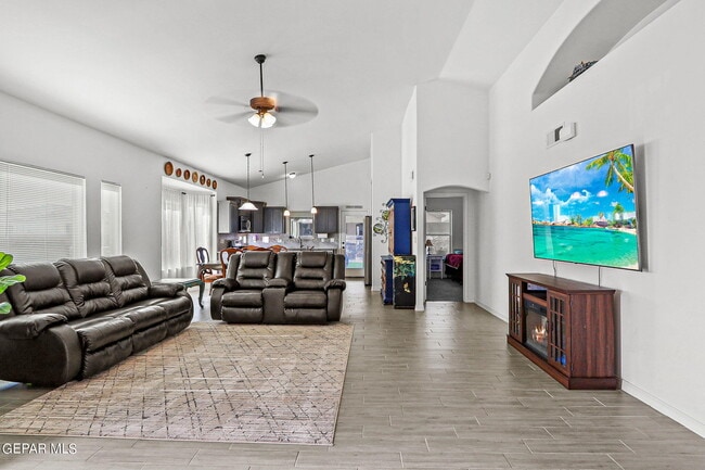 Building Photo - 14852 Jack White Ave